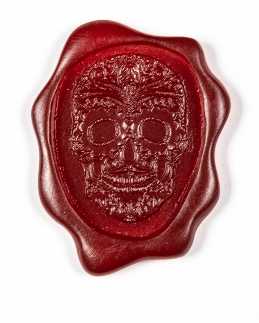 Producto Ready to wear/Listo para llevar - Lacre de resina de 5cm Modelo CATRêN. Todo elaborado artesanalmente a mano por nuestro equipo de artesanos profesionales. Hecho a mano en México 10 Pieza.