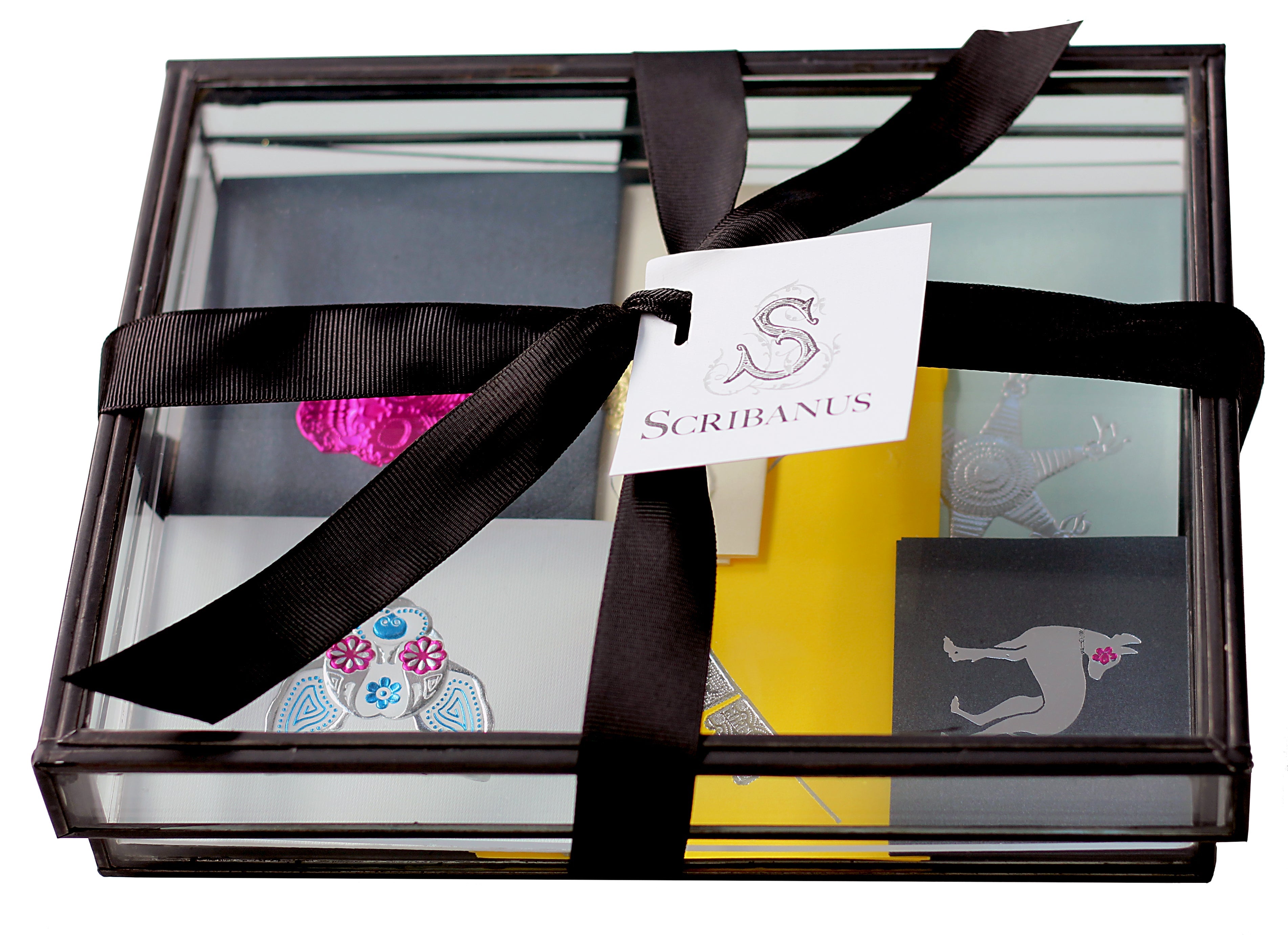 Producto Ready to wear/Listo para llevar - Caja Vidrio Mediana de 5 cm Modelo MÆ’XICO DE MIS AMORES MEDIANA Contenido : 4 tarjetas grandes sencillas 8 tarjetas medianas dobles 8 chica dobles 4 tarjetas mini. Hecho a mano en México. Caja con 24 piezas