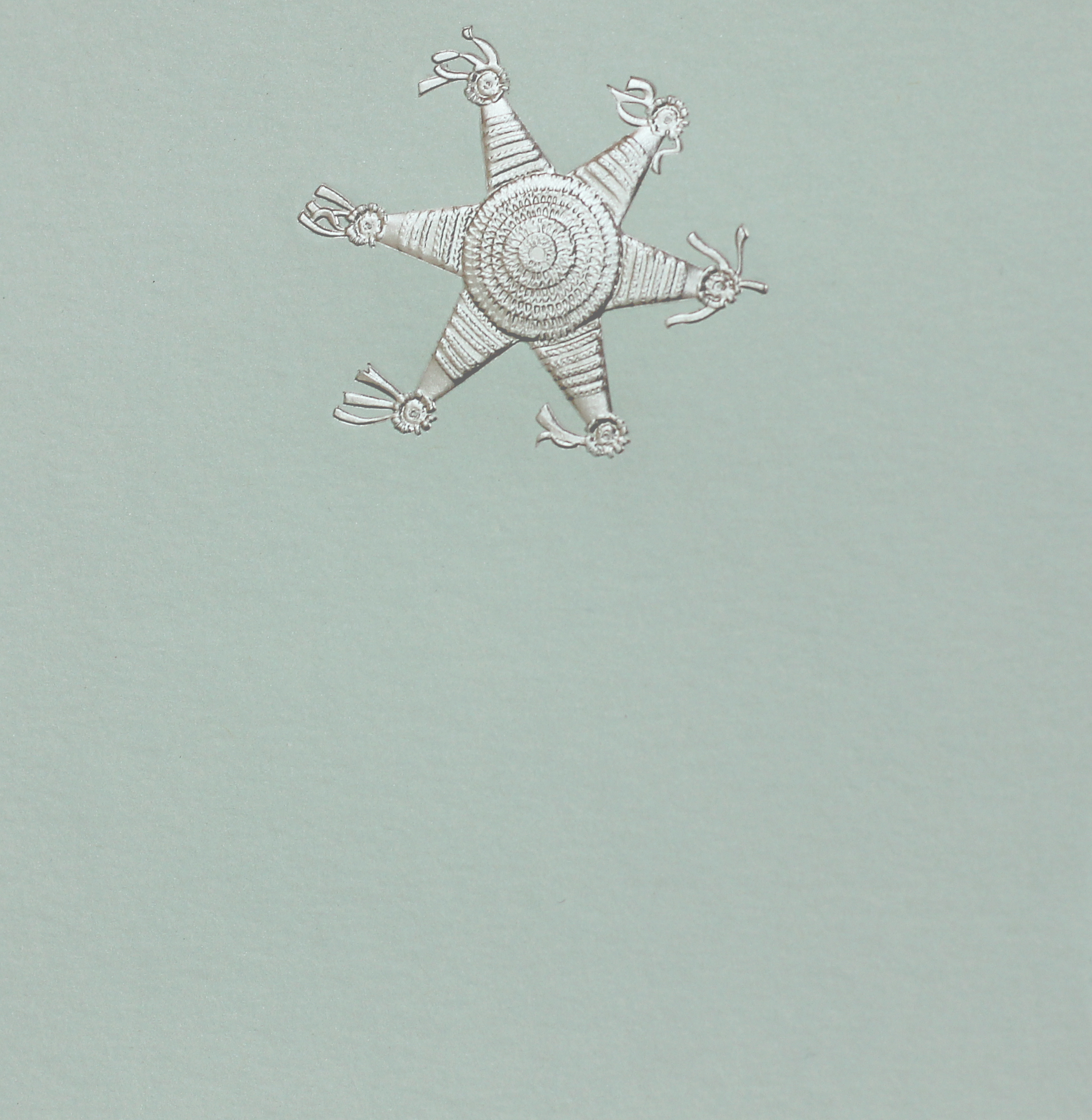 Producto Ready to wear/Listo para llevar -Tarjeta Grande Sencillo (15 x 15cm)  Modelo PI„ATA  en grabado artistístico en alto relieve con pelicula de foil brillante. Todo elaborado artesanalmente a mano por nuestro equipo de grabadores  profesionales. En papeles de alta calidad lisos o texturizados. Hecho a mano en México
Paquete con 10 piezas