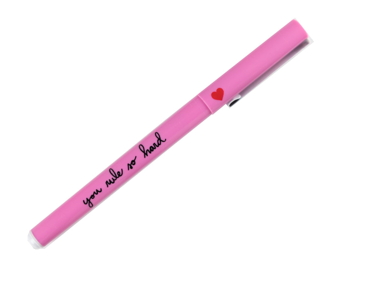 Producto Ready to wear/Listo para llevar - Pluma Rosa Obscura con tinta negra con frase " You rule so hard" 1 Pieza.