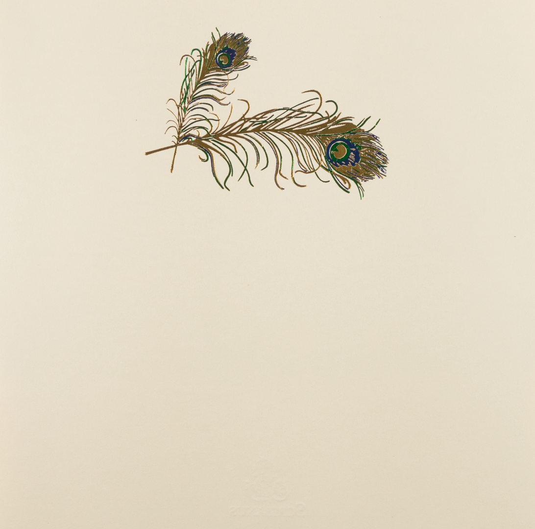 Producto Ready to wear/Listo para llevar -Tarjeta Grande Sencilla (15 x 15 cm) Modelo PLUMAS PAVO REAL en grabado artistístico en alto relieve con pelicula de foil brillante. Todo elaborado artesanalmente a mano por nuestro equipo de grabadores profesionales. En papeles de alta calidad lisos o texturizados. Hecho a mano en México
Paquete con 10 piezas