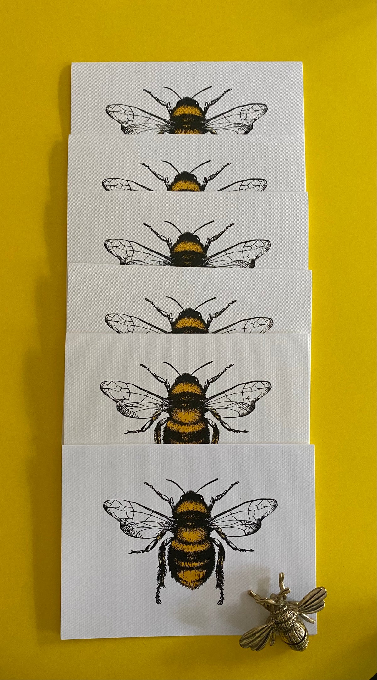 Tarjeta Abeja Mediana